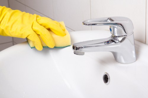 Airbnb turnover cleaning for a kitchen in a Finsburypark property